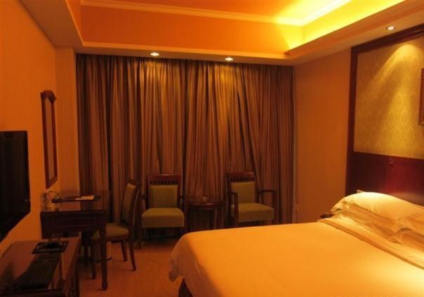 Vienna Hotel In Pinghu Square Шэньчжэнь Экстерьер фото